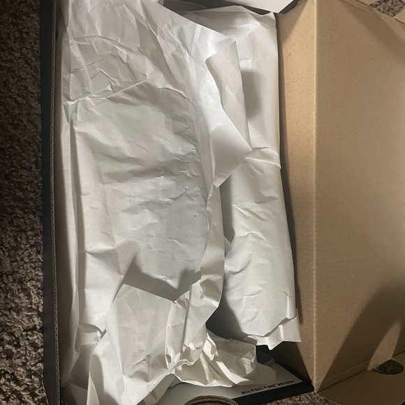 Jordan Series ES (GS) - Picture 3 of 8